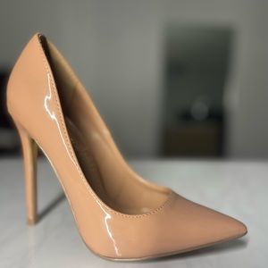 Shiny nude high heels size 5.5